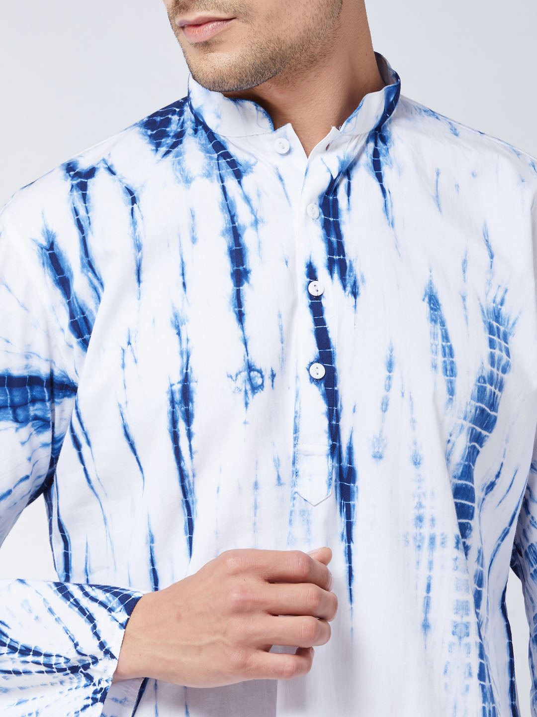 Vastramay mens blue and white color cotton tie dye kurta and solid pant style cotton pyjama set