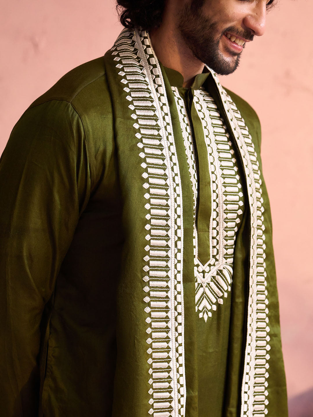 VASTRAMAY Men's Mehndi Green Silk Machine Embroidered Kurta Pyjama With Silk Dupatta Set