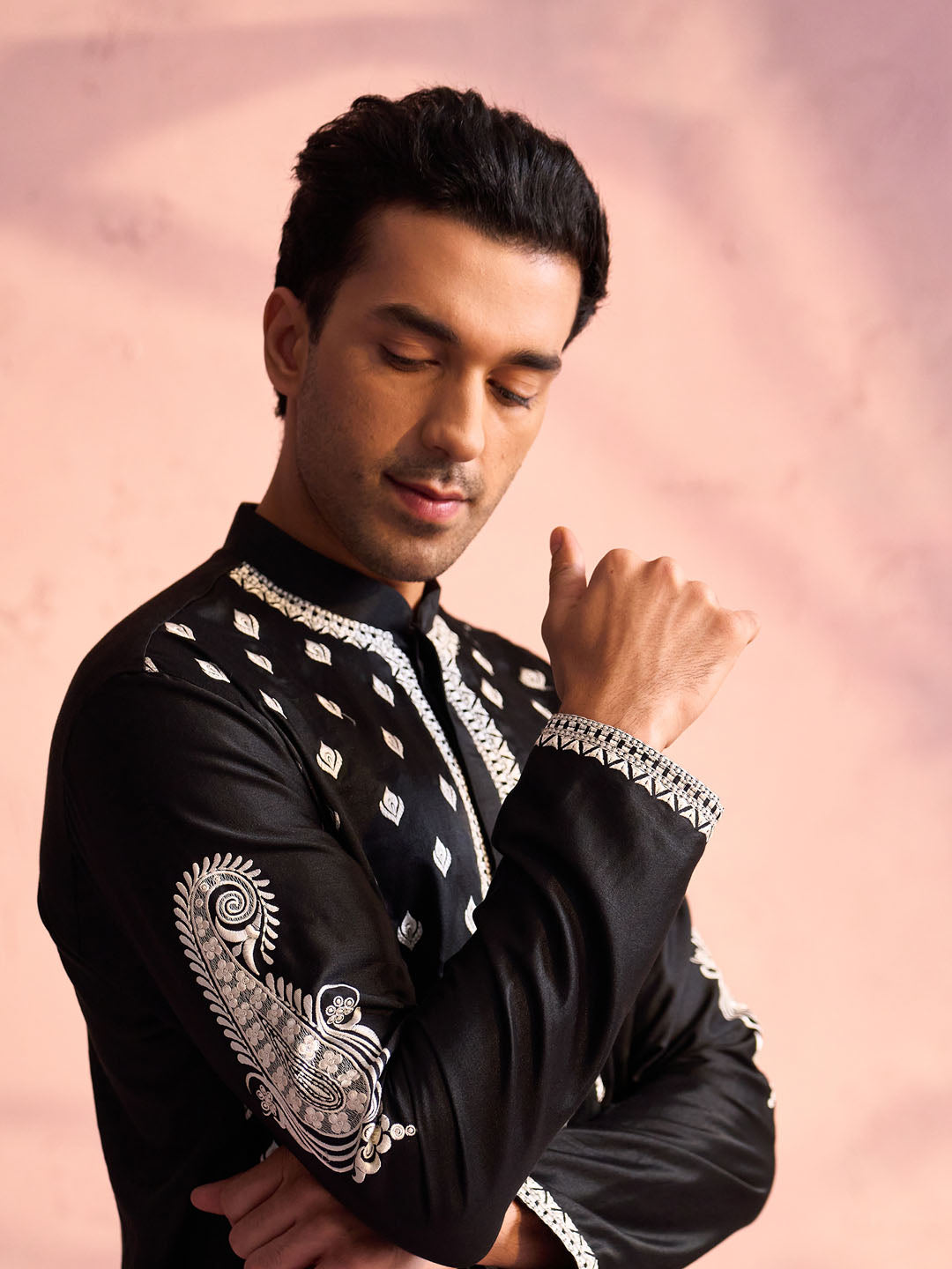 VASTRAMAY Men's Black Silk Embroidered Ethnic Kurta With Pant Set