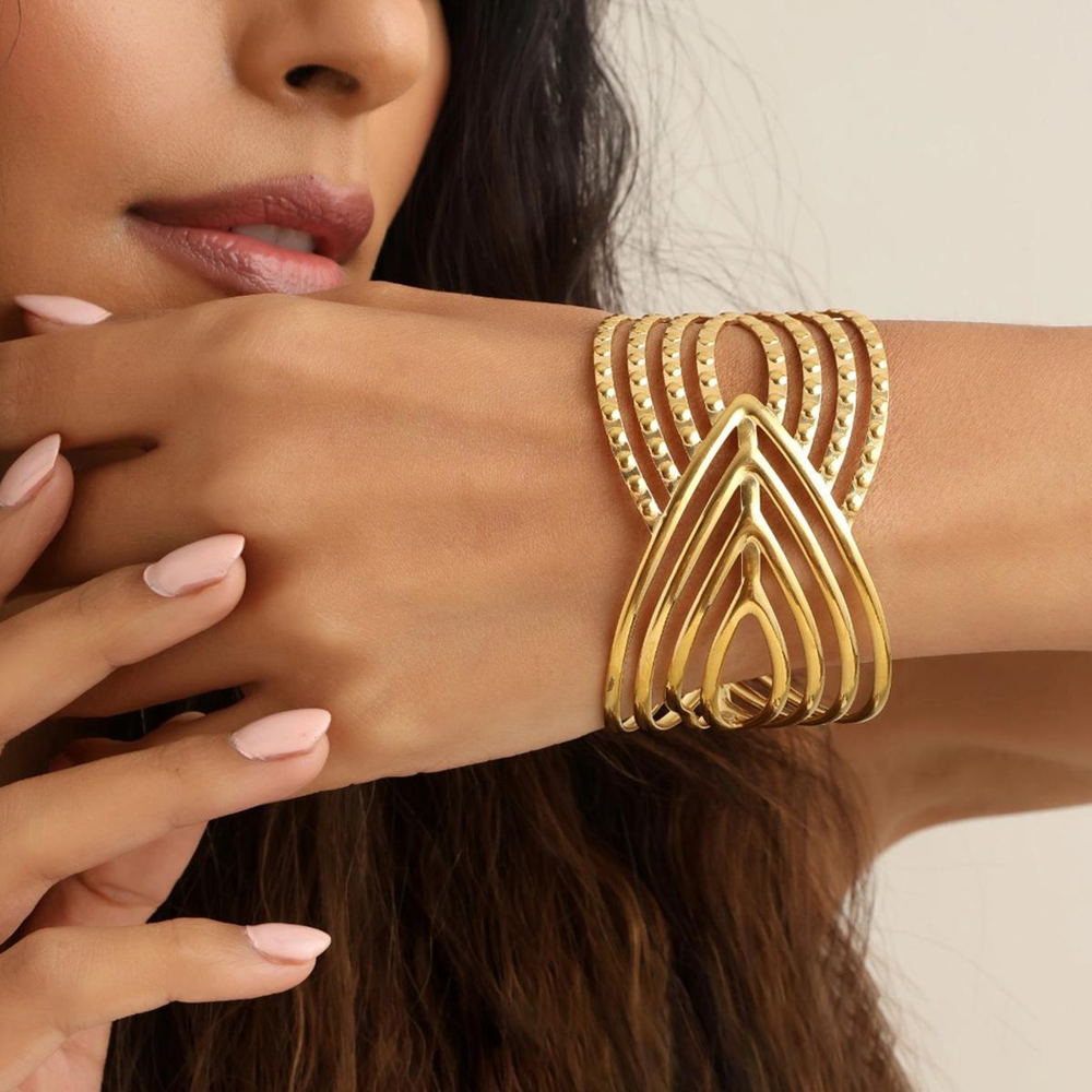 Designs & You Contemporary Cuff Bracelet (Golden)