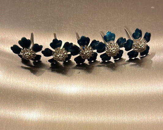 Pure Silver Blue Colour Flowers 5 Pcs 11g - PUSHMYCART