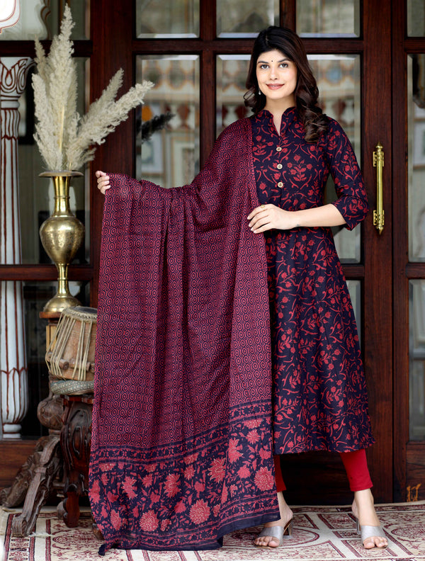 MiravanWomen's Maroon Pure Floral Printed Anarkali Kurta With Gold Print Dupatta