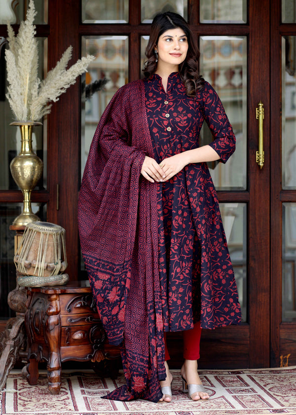 MiravanWomen's Maroon Pure Floral Printed Anarkali Kurta With Gold Print Dupatta
