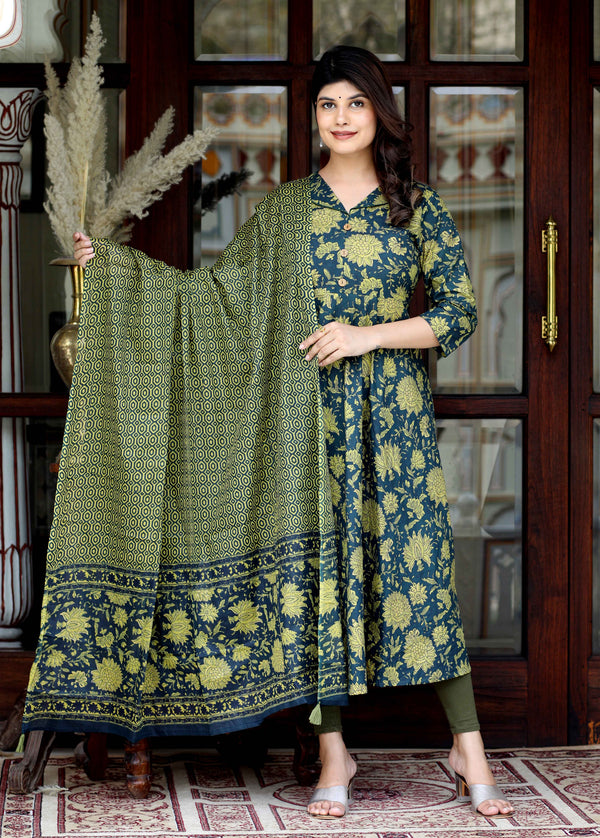 Miravan Women's Green Pure Cotton Printed Anarkali Kurta With Gold Print Dupatta