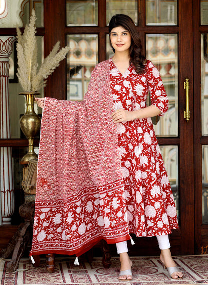 Miravan Women's Red Cotton Floral Printed Anarkali Kurta With Dupatta