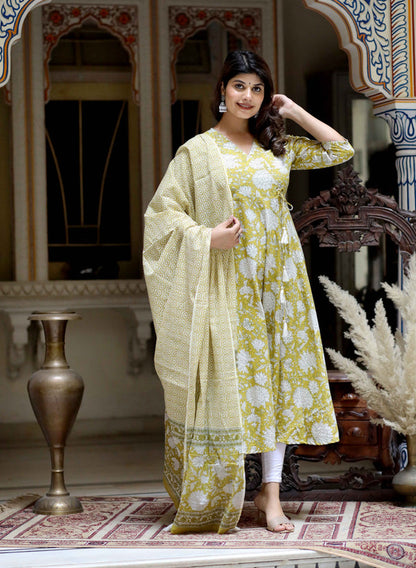 Miravan Women's Yellow Cotton Floral Print Anarkali Kurta With Dupatta