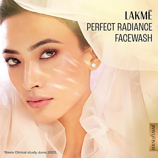 LAKMÉ Perfect Radiance Brightening Facewash with 98% Pure Niacinamide Complex