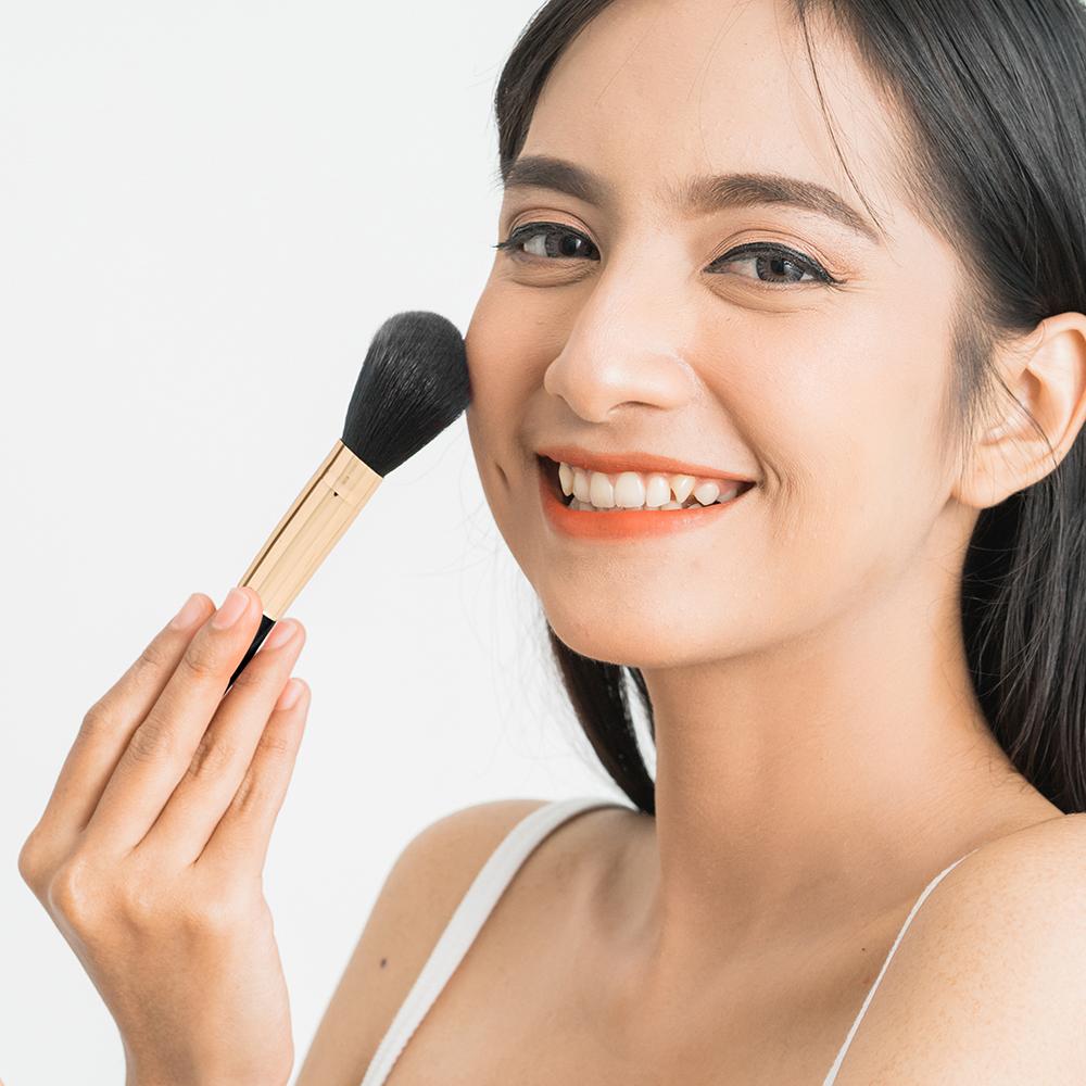 Colors-Queen-Soft-Bristle-Blusher-Brush