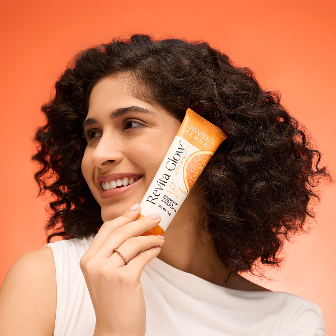 Jovees Revita Glow Vitamin C Face Wash