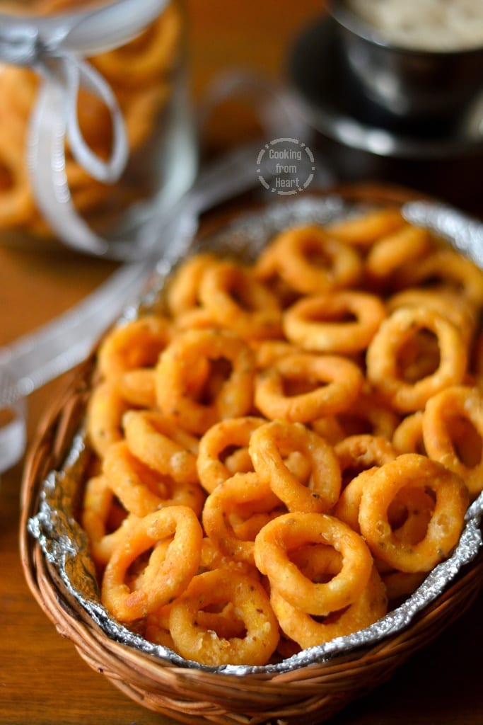 Telangana Snacks Chegodilu sannam