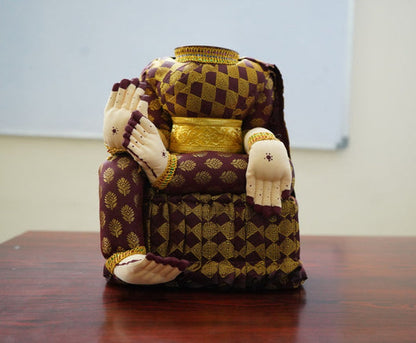 Varalakshmi Amman idol without face