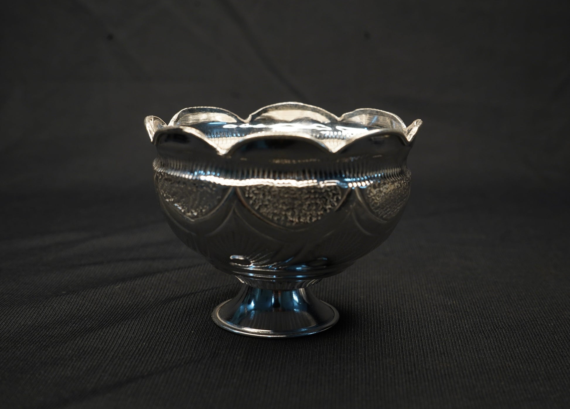 Pure Silver Bowl With Base 32.02g - PUSHMYCART