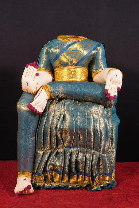 Varalakshmi Amman idol without face
