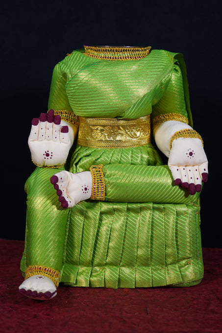 Varalakshmi Amman idol without face