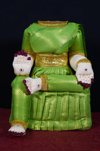 Varalakshmi Amman idol without face