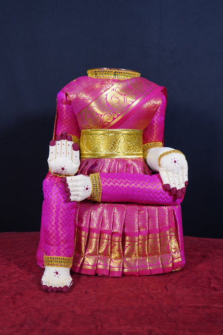 Varalakshmi Amman idol without face