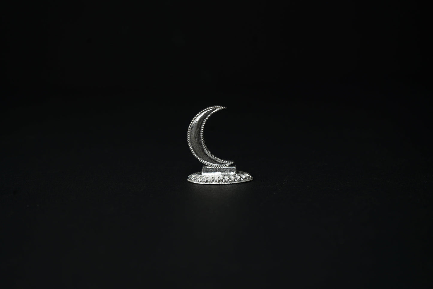 Pure Silver Moon Idol 10.38grams - PUSHMYCART