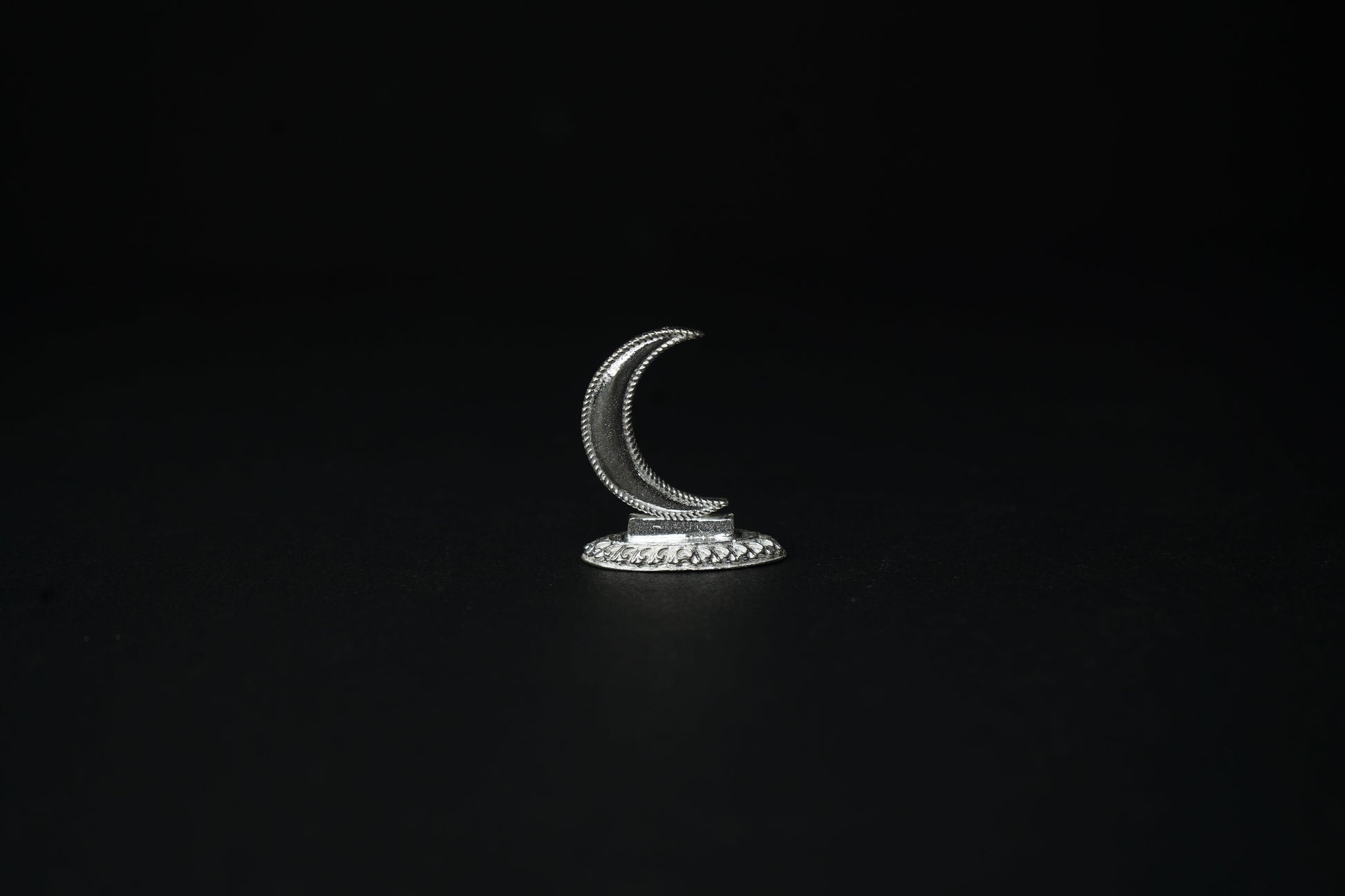 Pure Silver Moon Idol 10.38grams - PUSHMYCART