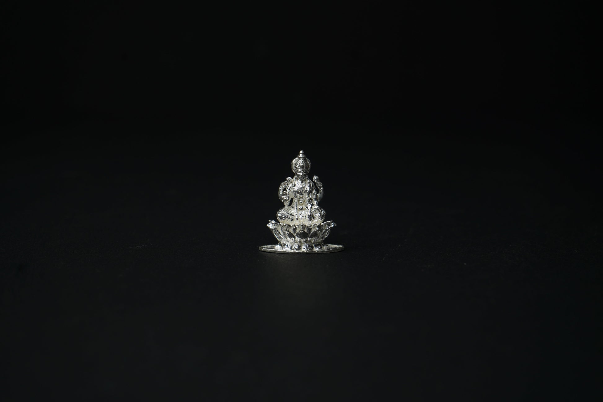 Pure Silver Lakshmi Idol 7.41g - PUSHMYCART