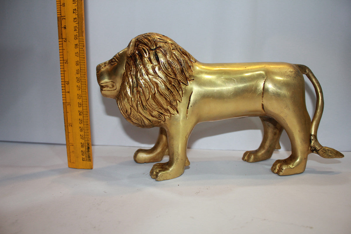 Brass Showpiece Lion Statue