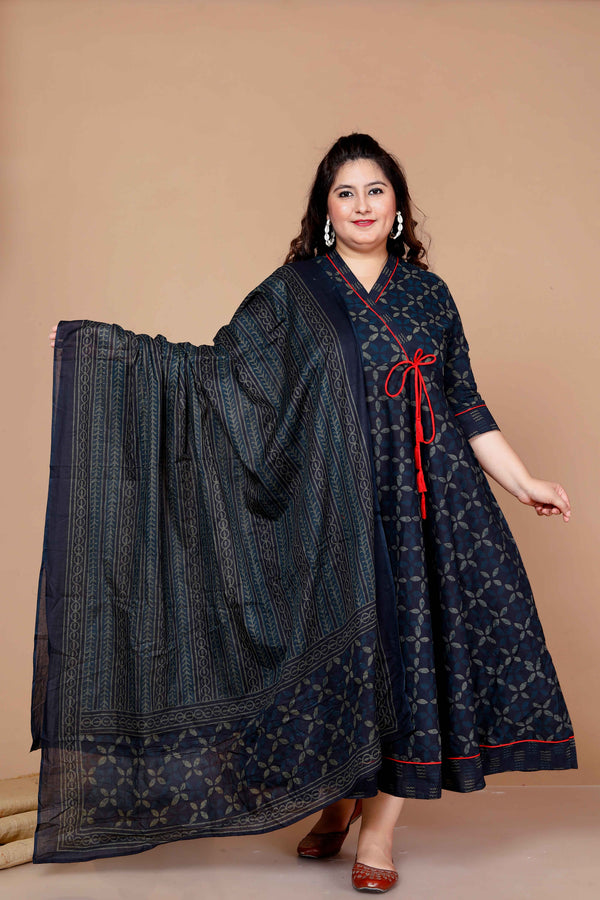 Miravan Women'S Plus Size Abstract Printed & Tasseles Angrakha Kurta With Blue Dupatta Set