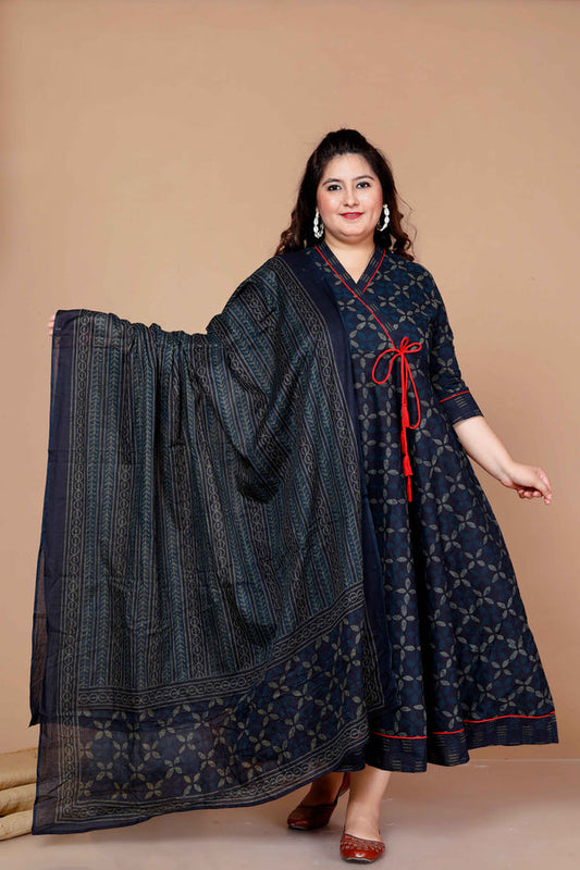 Miravan Women'S Plus Size Abstract Printed & Tasseles Angrakha Kurta With Blue Dupatta Set