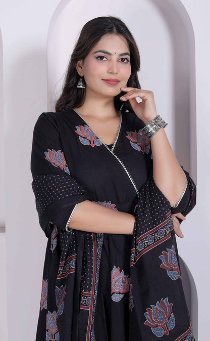 Miravan Black Printed Cotton Anarkali Kurta & Dupatta for Women