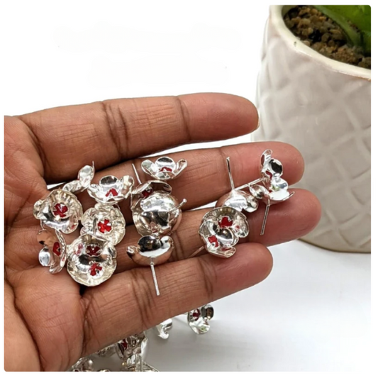 Silver Kundan Flowers Pack Of 108 45g - PUSHMYCART