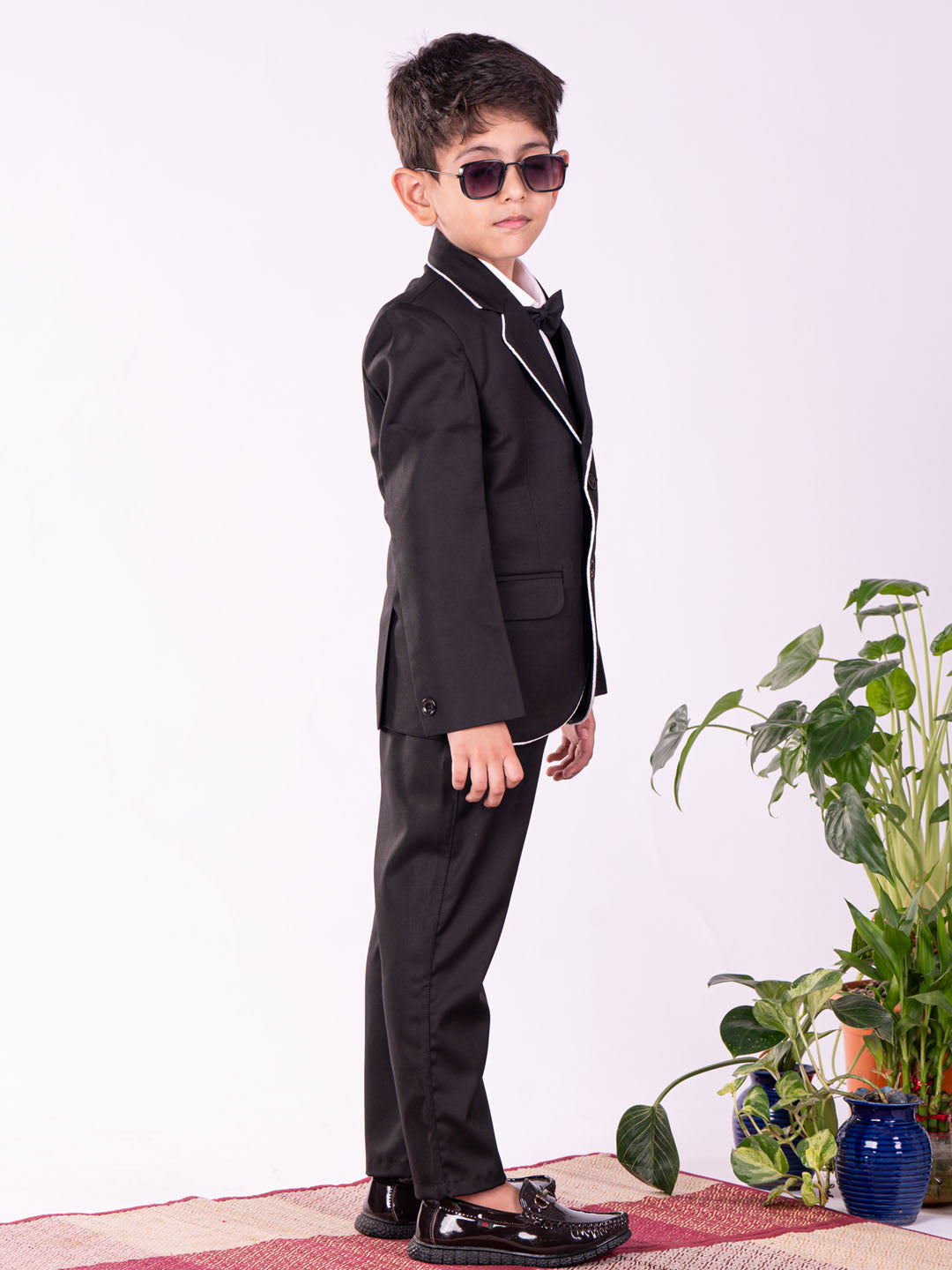 Vastramay Boy's White And Black Shirt Blazer And Pant