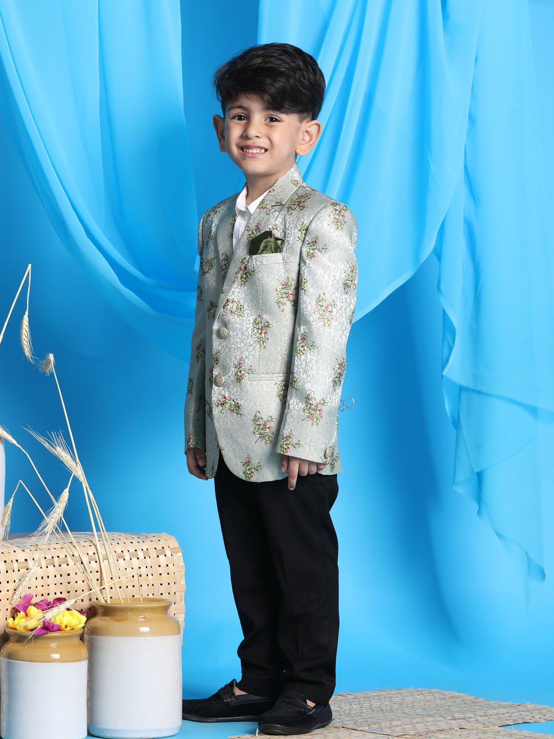 Vastramay boys light green woven silk blend blazer