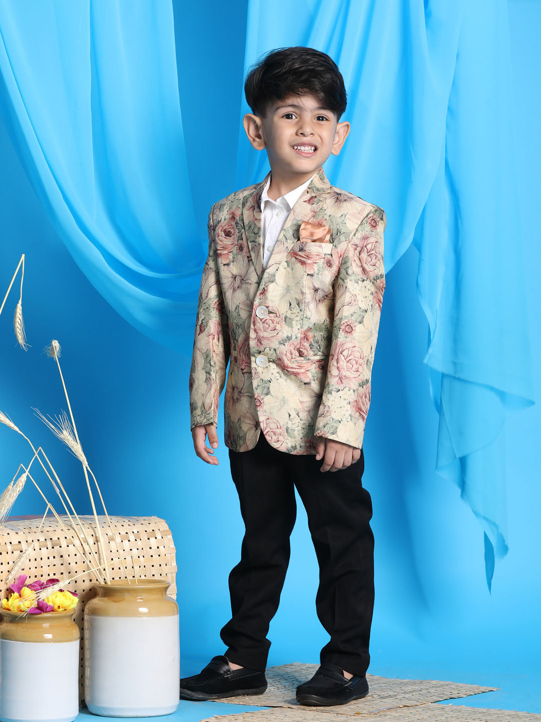 Vastramay boys beige color silk blend floral print blazer