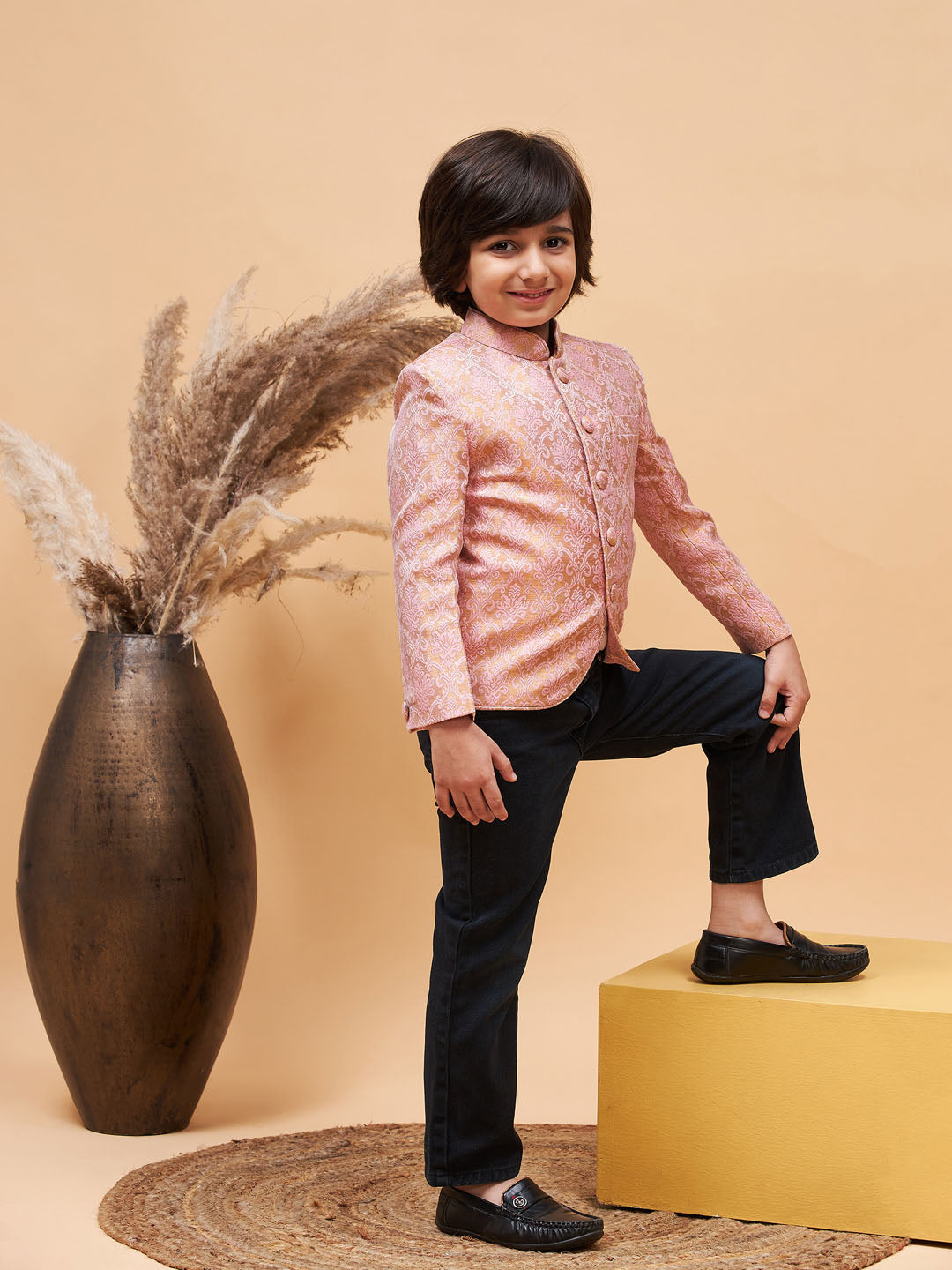 Vastramay boys pink silk blend woven jodhpuri