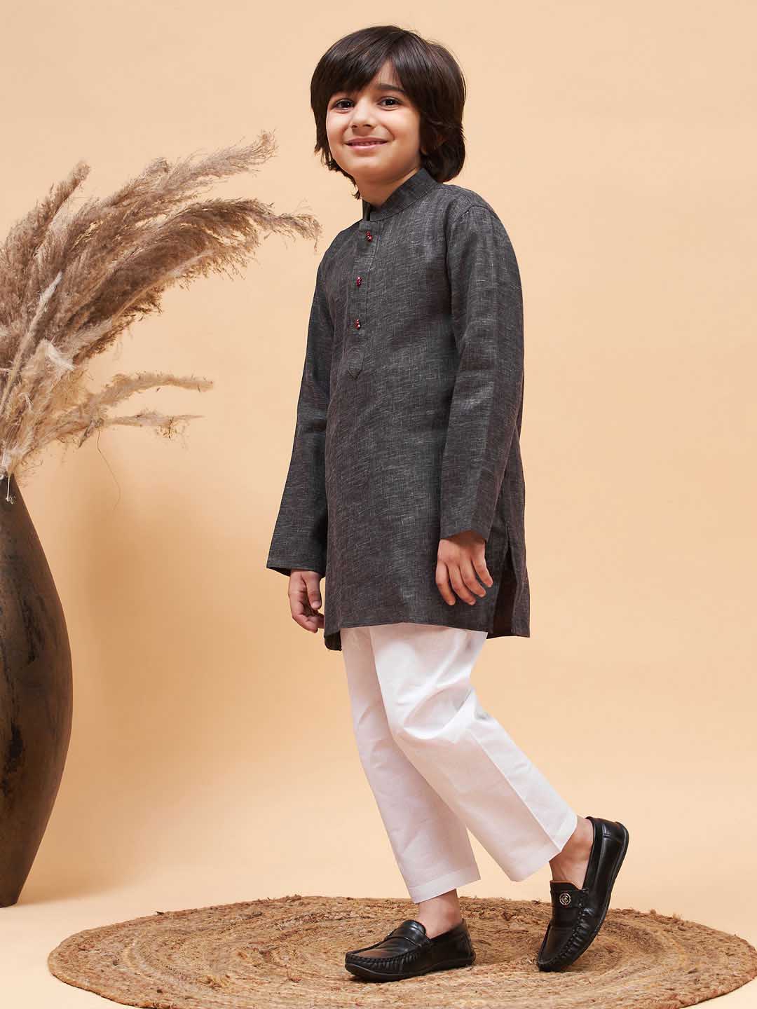 Vastramay boys black and white cotton blend kurta pyjama set