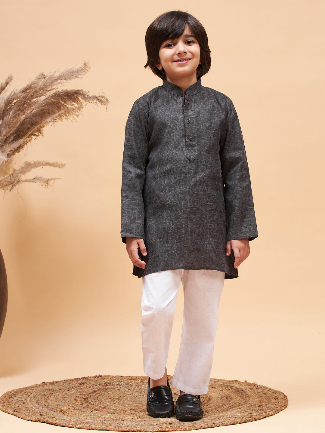 Vastramay boys black and white cotton blend kurta pyjama set