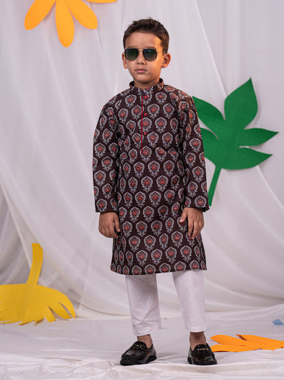 VASTRAMAY Boys' Brown Printed Kurta Pyjama Set