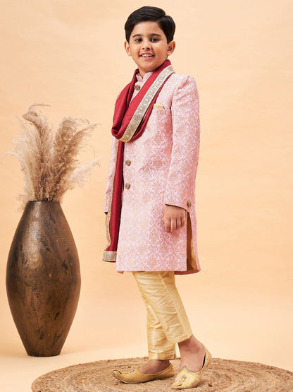 VASTRAMAY Boys Pink & Gold-Colored Woven-Design Brocade Slim Fit Sherwani Set With Maroon Color Dupatta