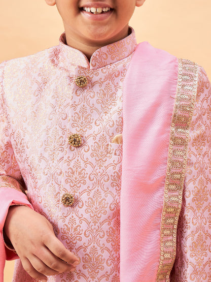 VASTRAMAY Boys Pink & Gold-Colored Woven-Design Brocade Slim Fit Sherwani Set With Pink Colour Dupatta