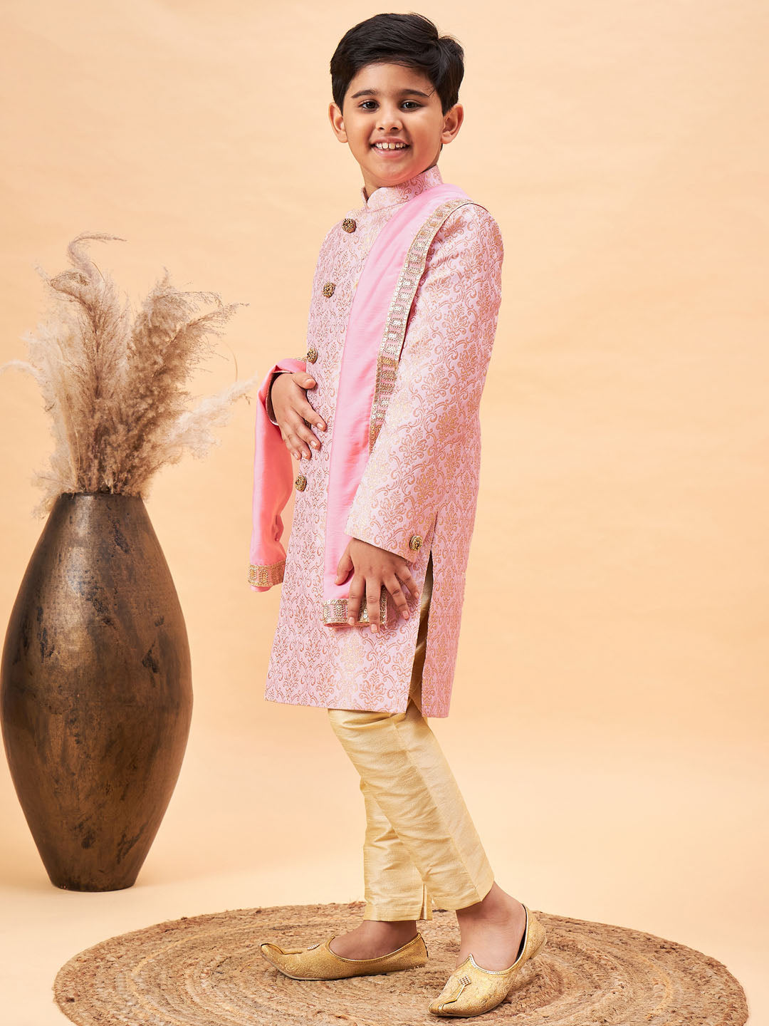 VASTRAMAY Boys Pink & Gold-Colored Woven-Design Brocade Slim Fit Sherwani Set With Pink Colour Dupatta