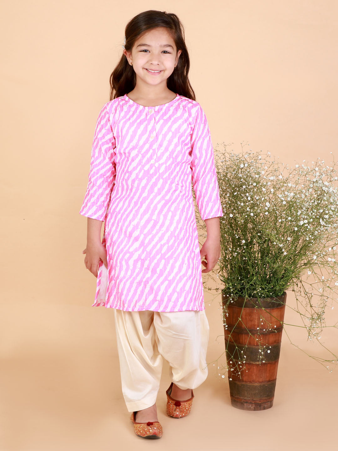 Vastramay Girls' Pink Printed Kurta & Cream Patiala Set