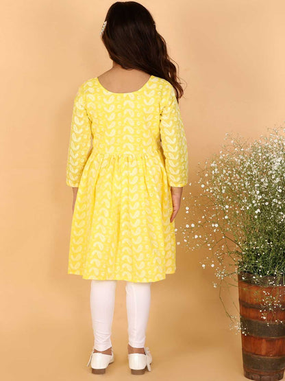 Vastramay Girls Yellow Pure Cotton Chikankari Kurta With Leggings