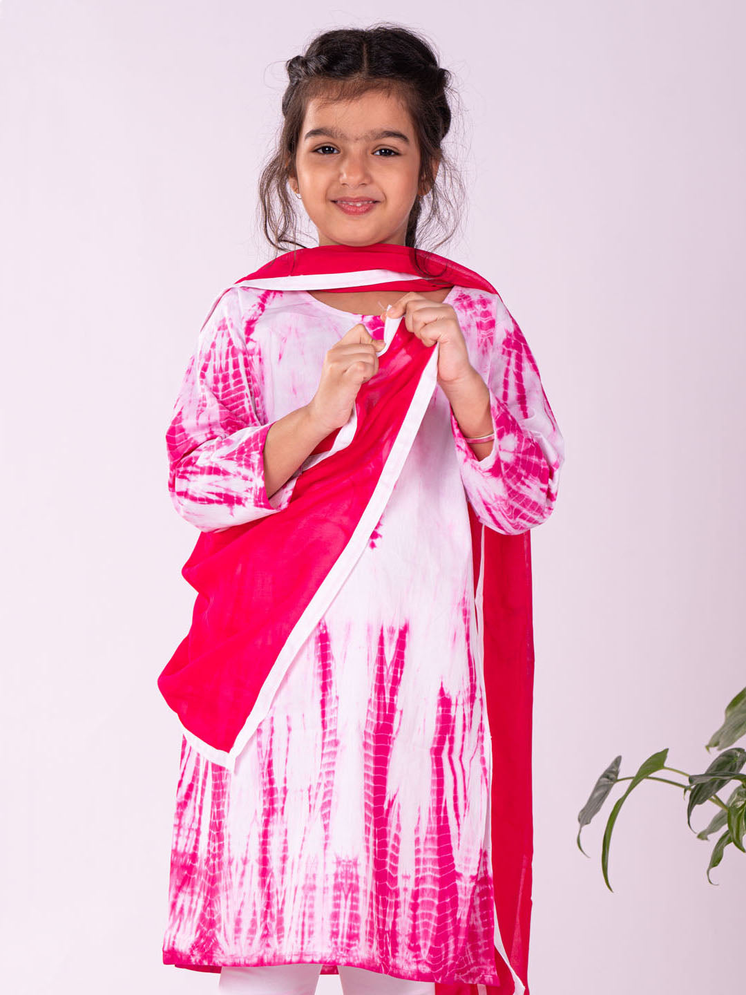 Vastramay Girls Pink Pure Cotton Tie-Dye Kurta Leggings & Dupatta Set