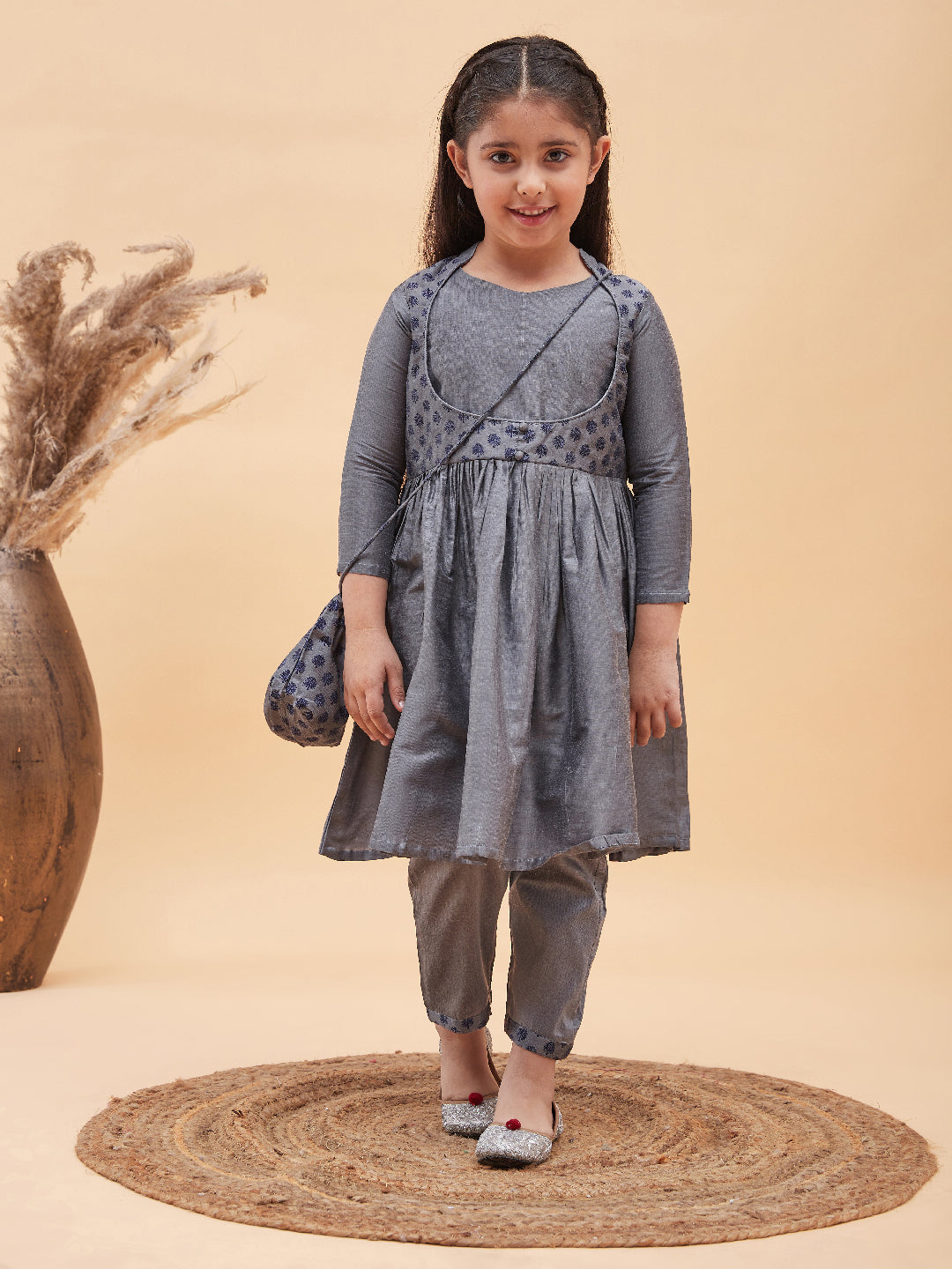 VASTRAMAY Grey Silk Blend Ethnic Print Kurta Pyjama Sibling Set