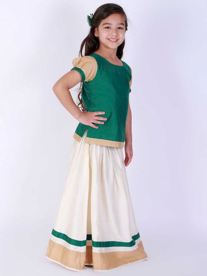 Vastramay Girl's Green & White Pavda Pattu Lehenga Choli Set