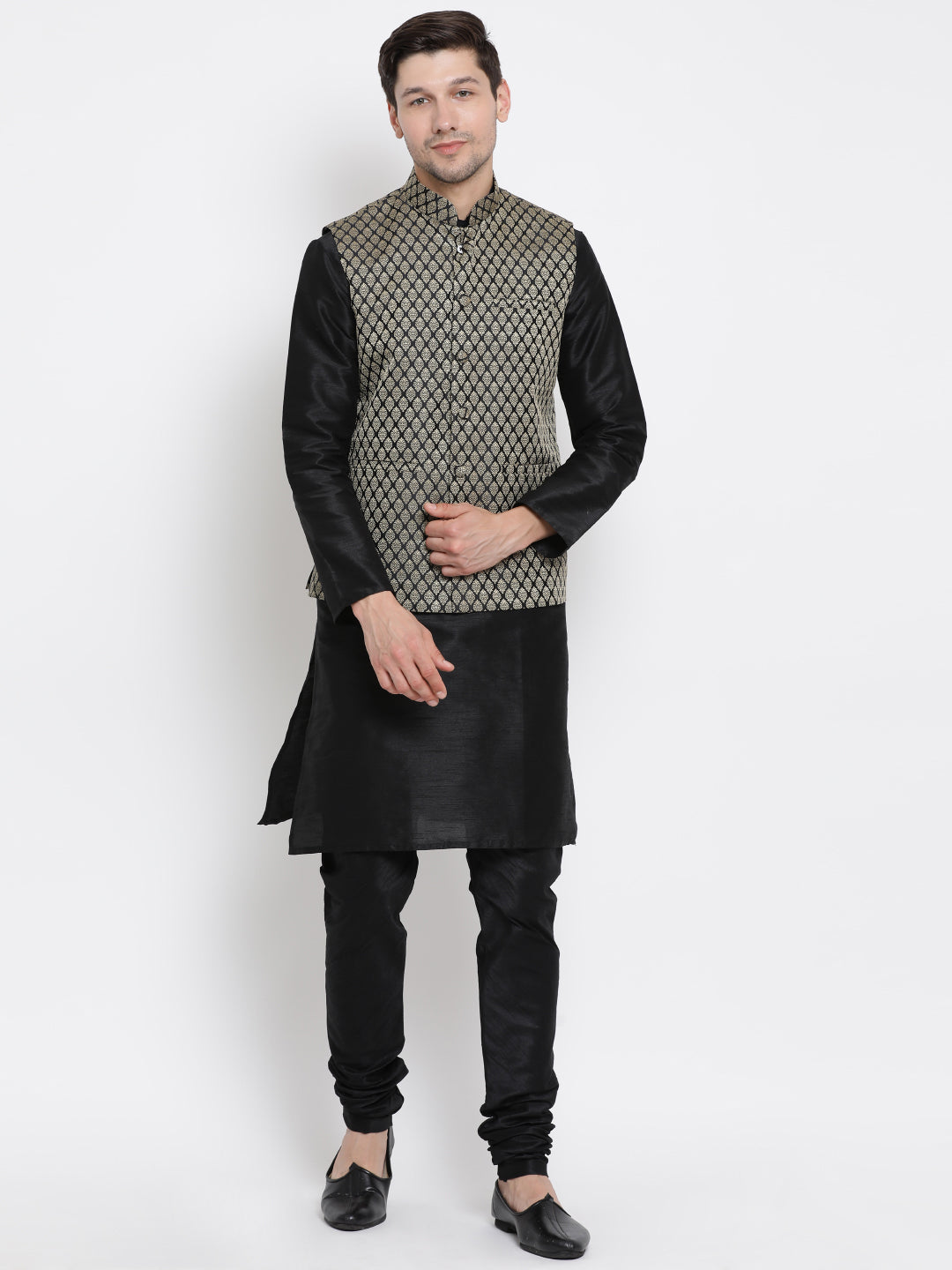 VM BY VASTRAMAY Men's Black Silk Blend Jacket with Kurta Pyjama Set