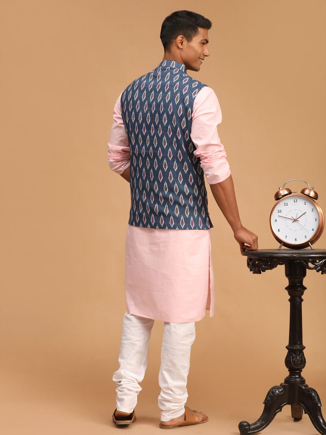 Vastramay mens gray color printed cotton nehru jacket with pink color kurta and white pyjama set