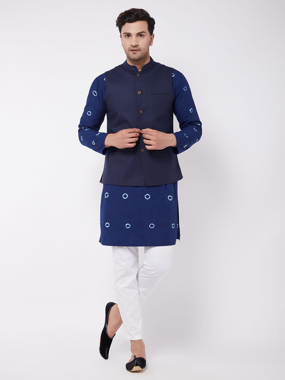 Vastramay Men's Cotton Kurta And Pyjama With Navy Blue Solid Nehru Jacket