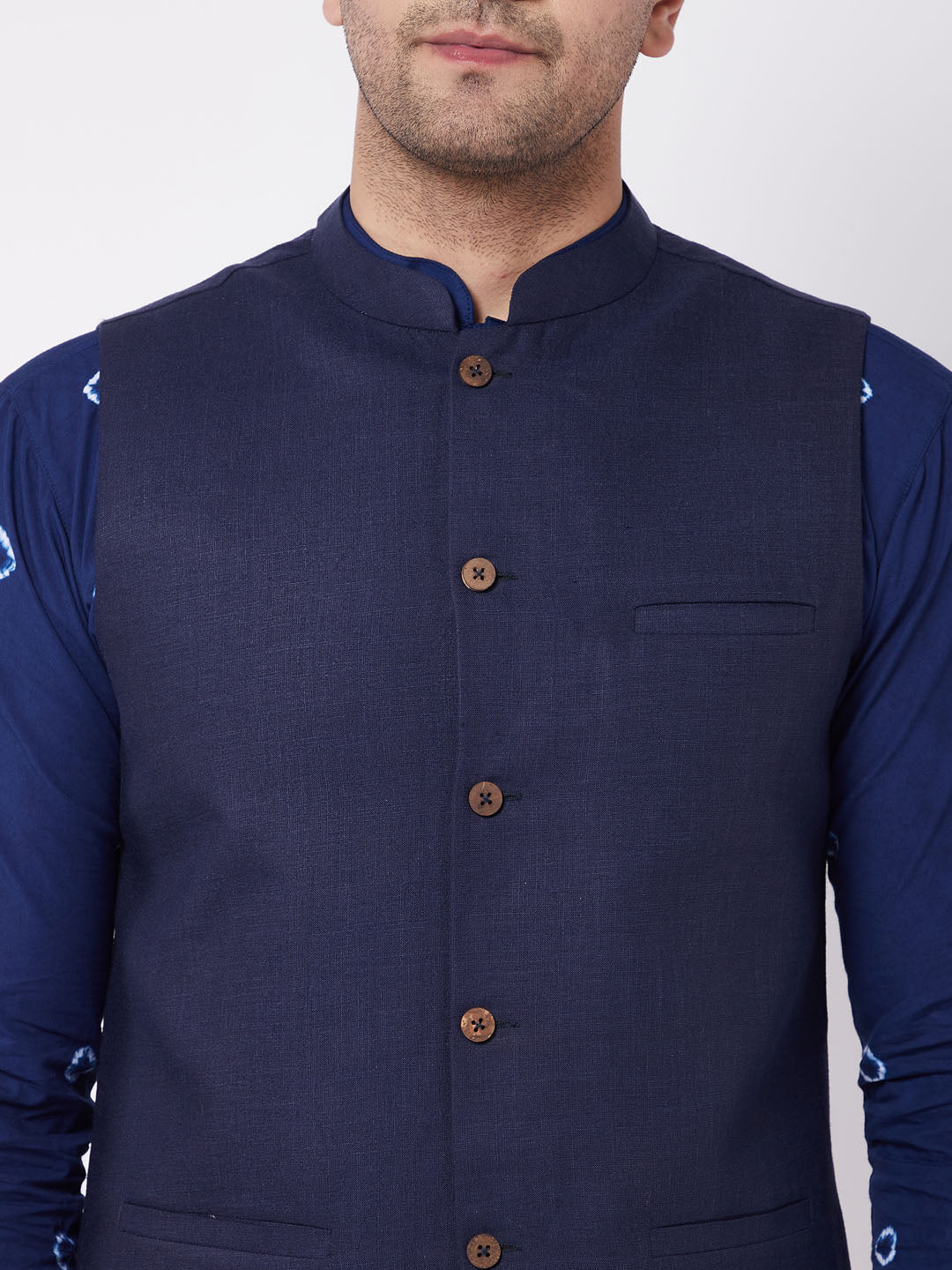 Vastramay mens navy blue solid nehru jacket with blue color bandhni print kurta and white cotton pant style pyjama