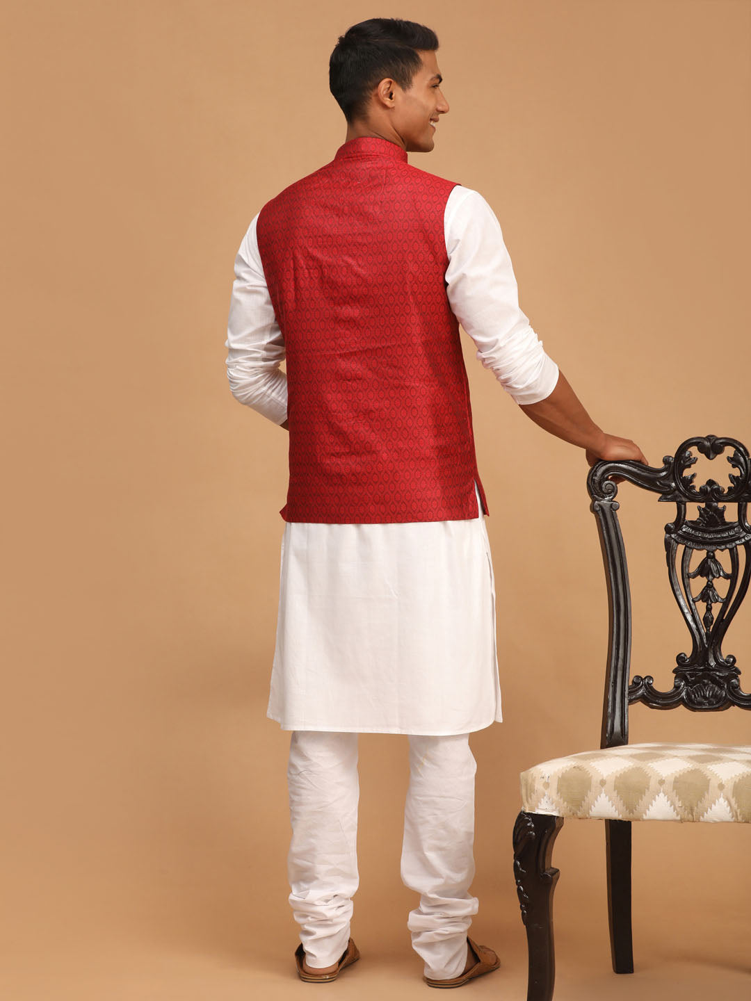 Vastramay mens maroon color cotton nehru jacket with white kurta and pyjama set