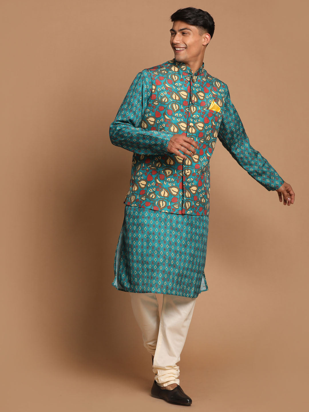 Vastramay Men's Green Printed Nehru Jacket And kurta With Cream Pyjama Set