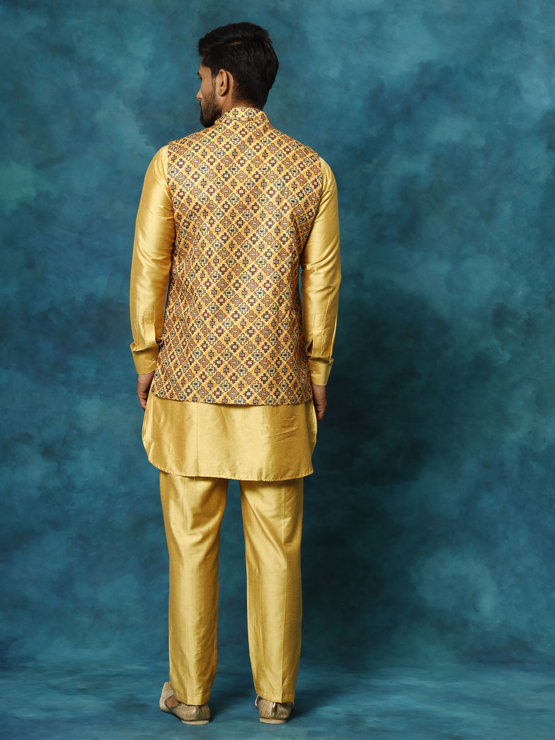 VASTRAMAY Men's Mustard Geometric Printed Nehru Jacket With Curved Kurta And Pant Set